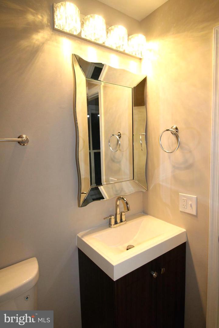 7100 Victoria Place photo 10