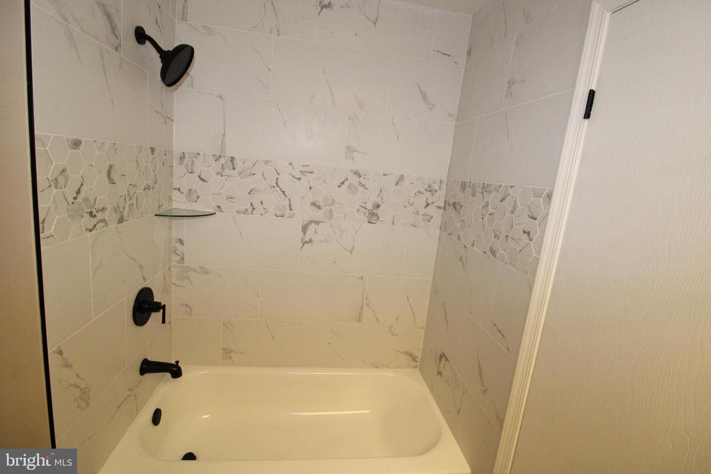 7100 Victoria Place photo 27