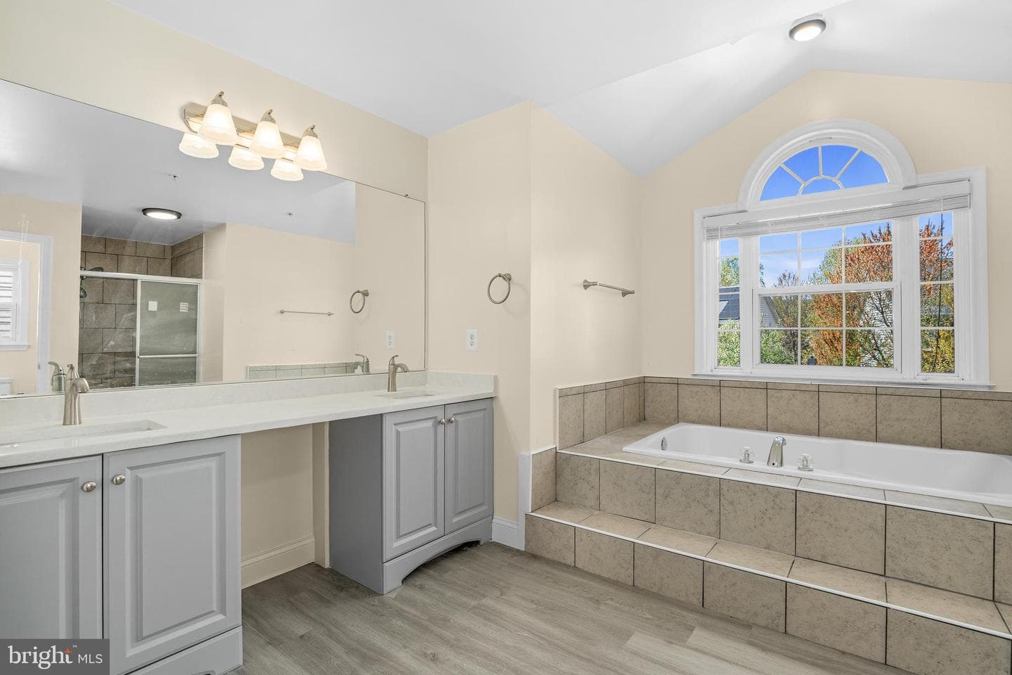 14003 Lake Meadows Drive photo 32