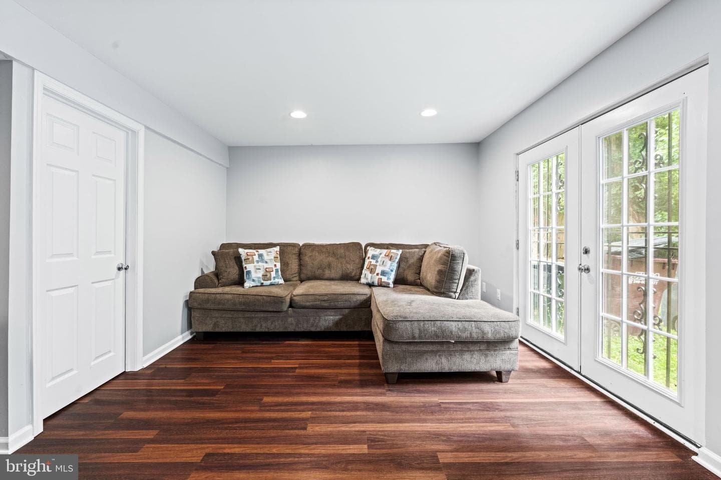 5939 Applegarth Place photo 35