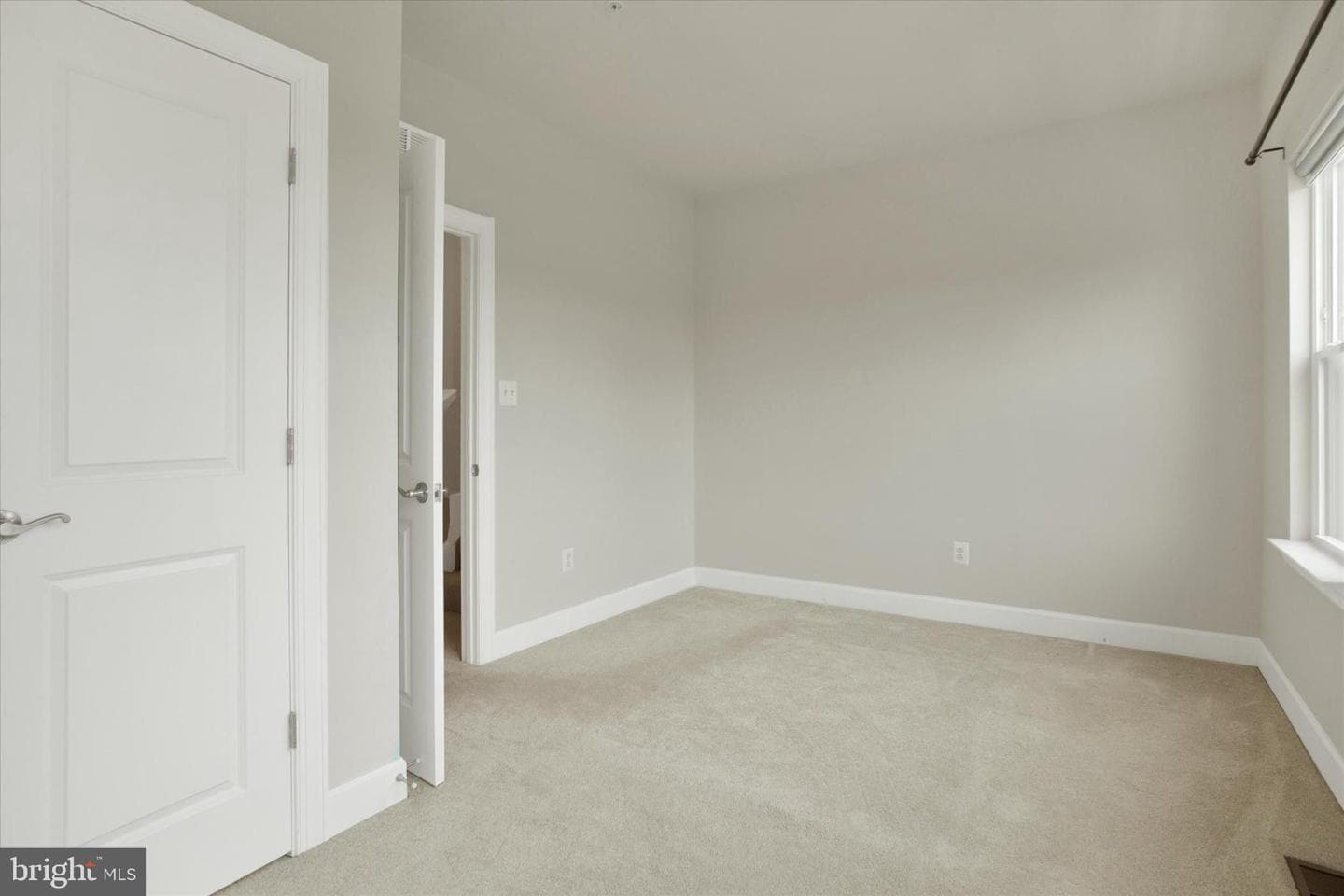 3511 Carnaby Street photo 22