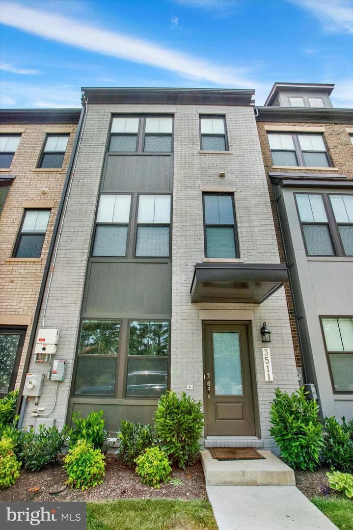3511 Carnaby Street photo 3