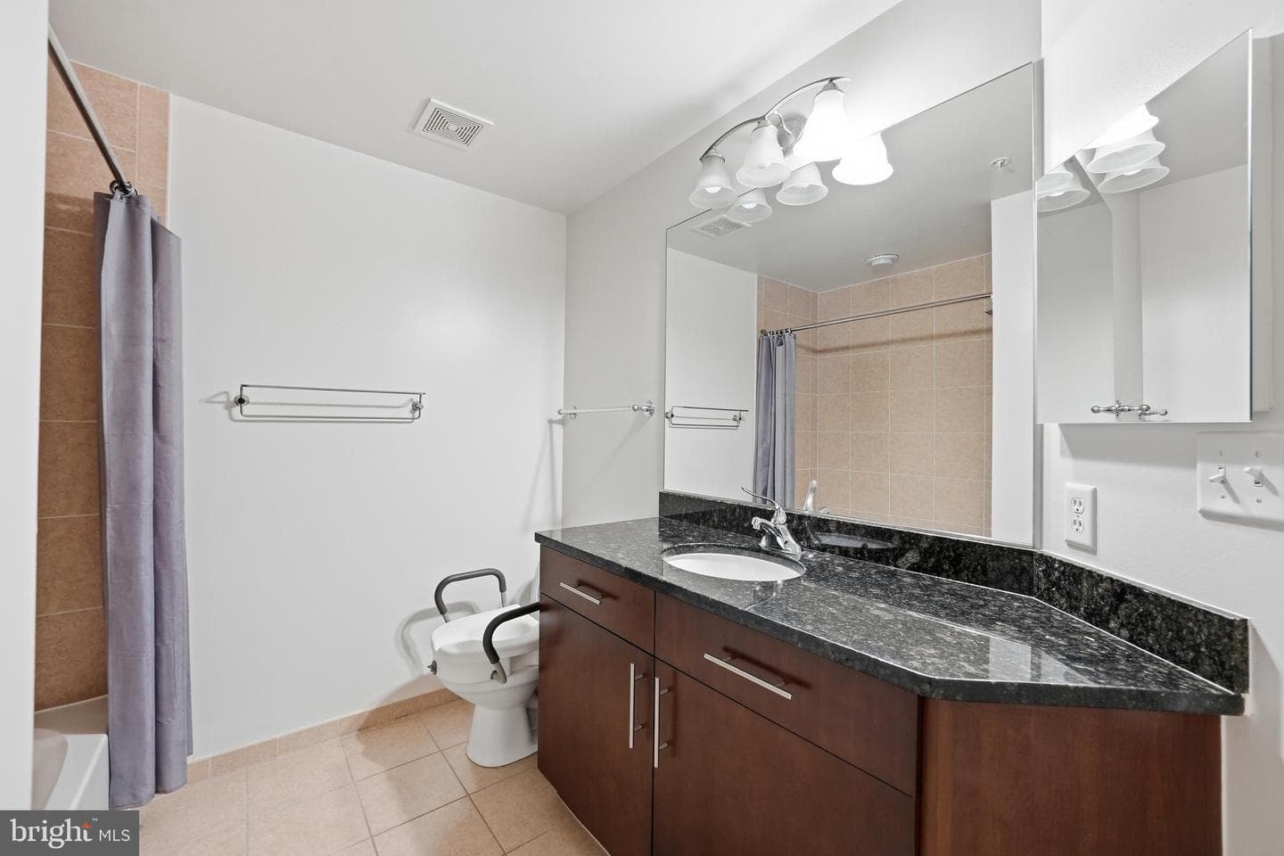 157 Fleet Street #304 photo 24
