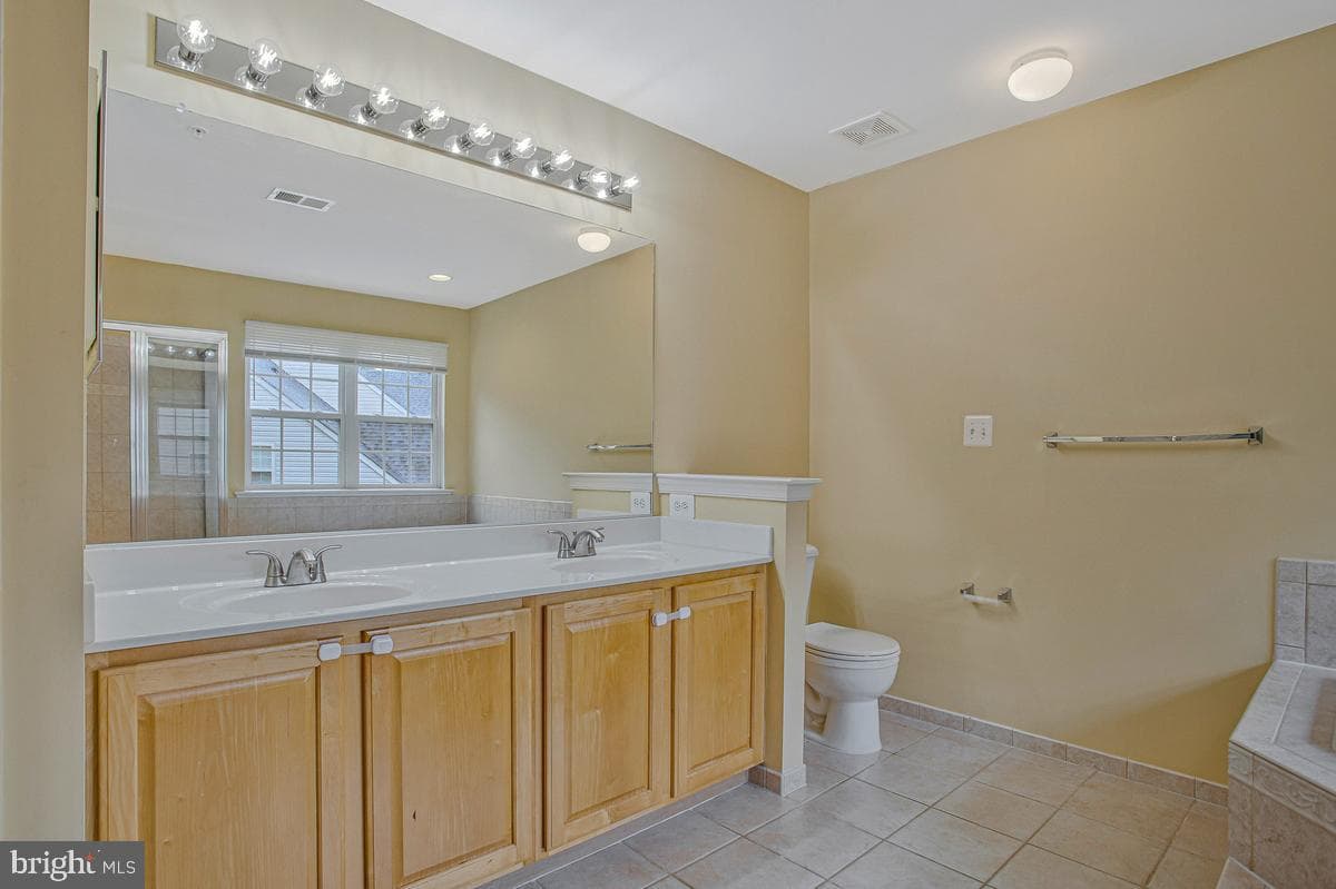 5209 Devonport Court photo 29