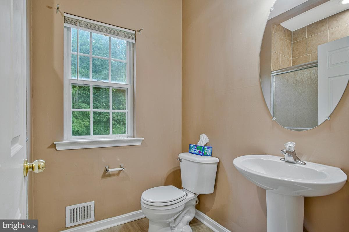 5209 Devonport Court photo 9