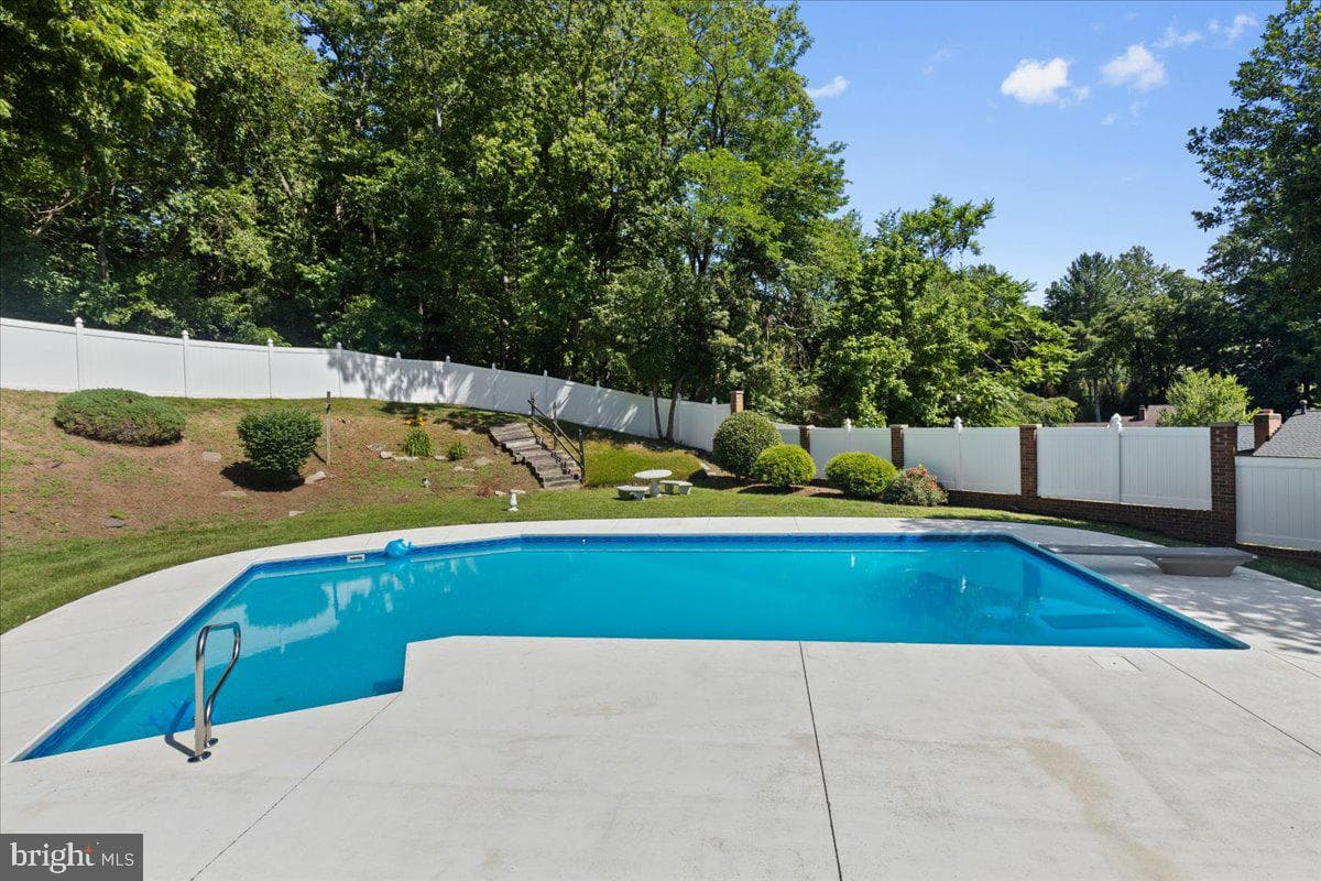 9202 Southmoor Court photo 35