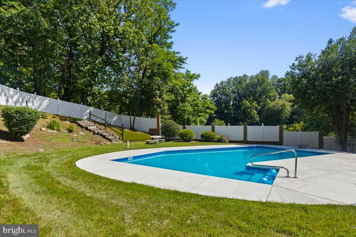 9202 Southmoor Court photo 37