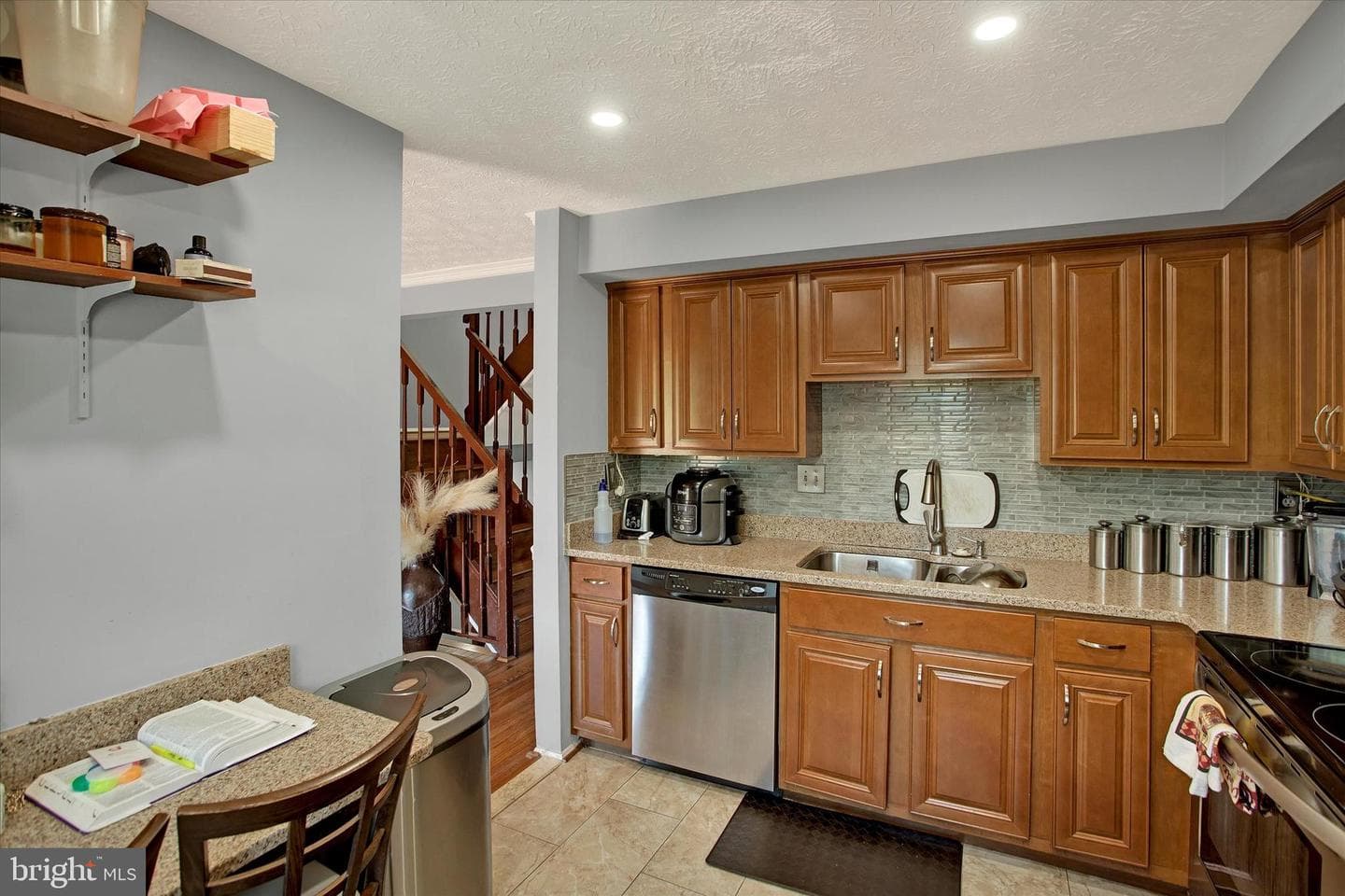 728 Avanti Place photo 8