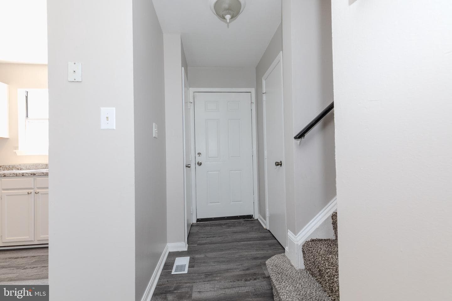 1319 Upcot Court photo 6