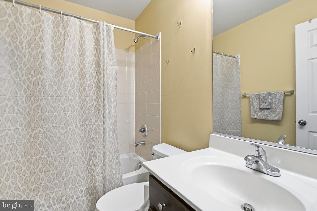 703 Yarrow Court photo 39