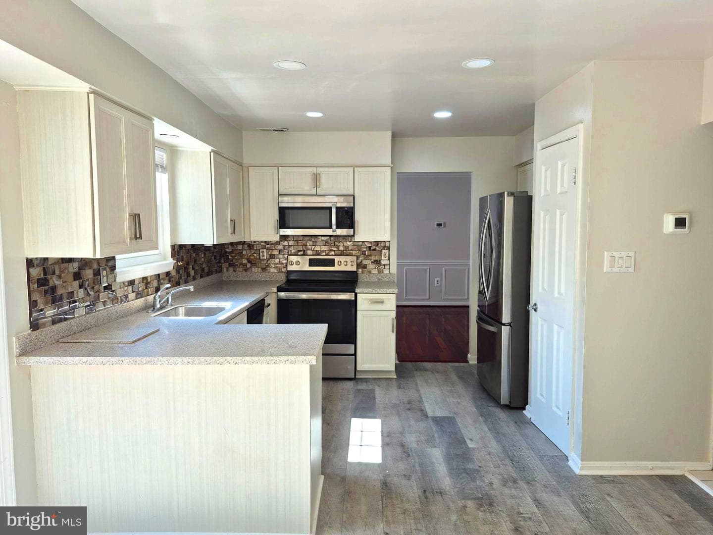 8106 Maxfield Drive photo 5