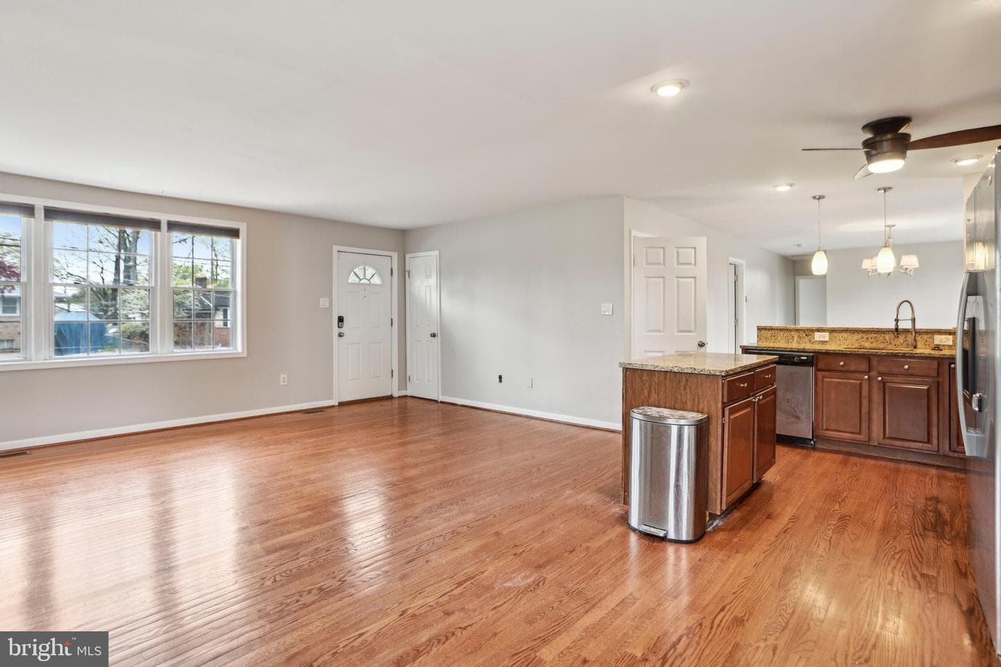 5608 Eastwood Court photo 4