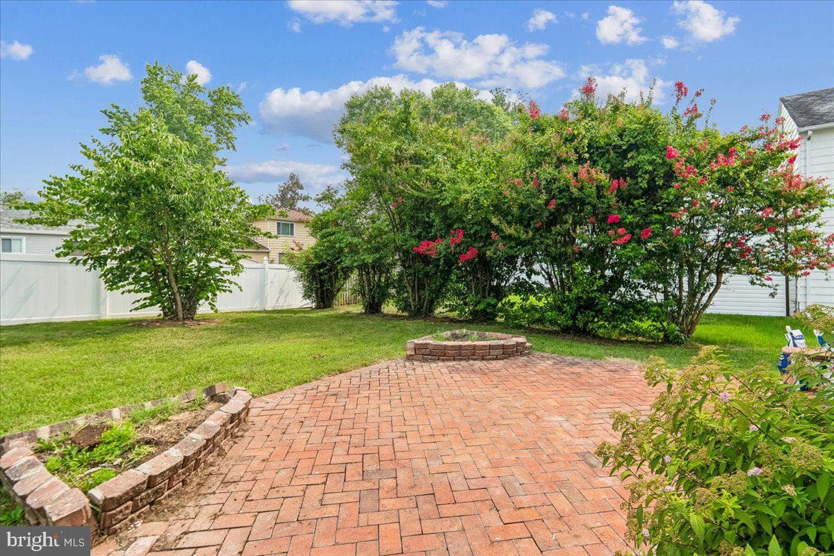 2200 Oaktree Lane photo 30
