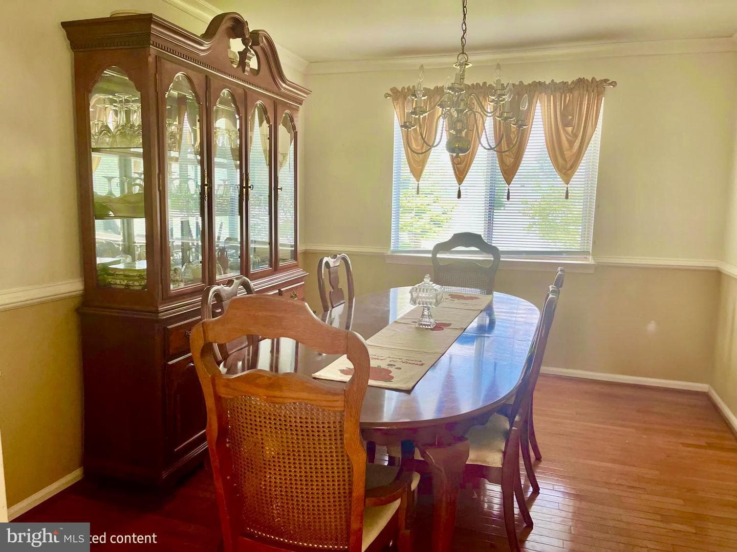 2200 Oaktree Lane photo 4