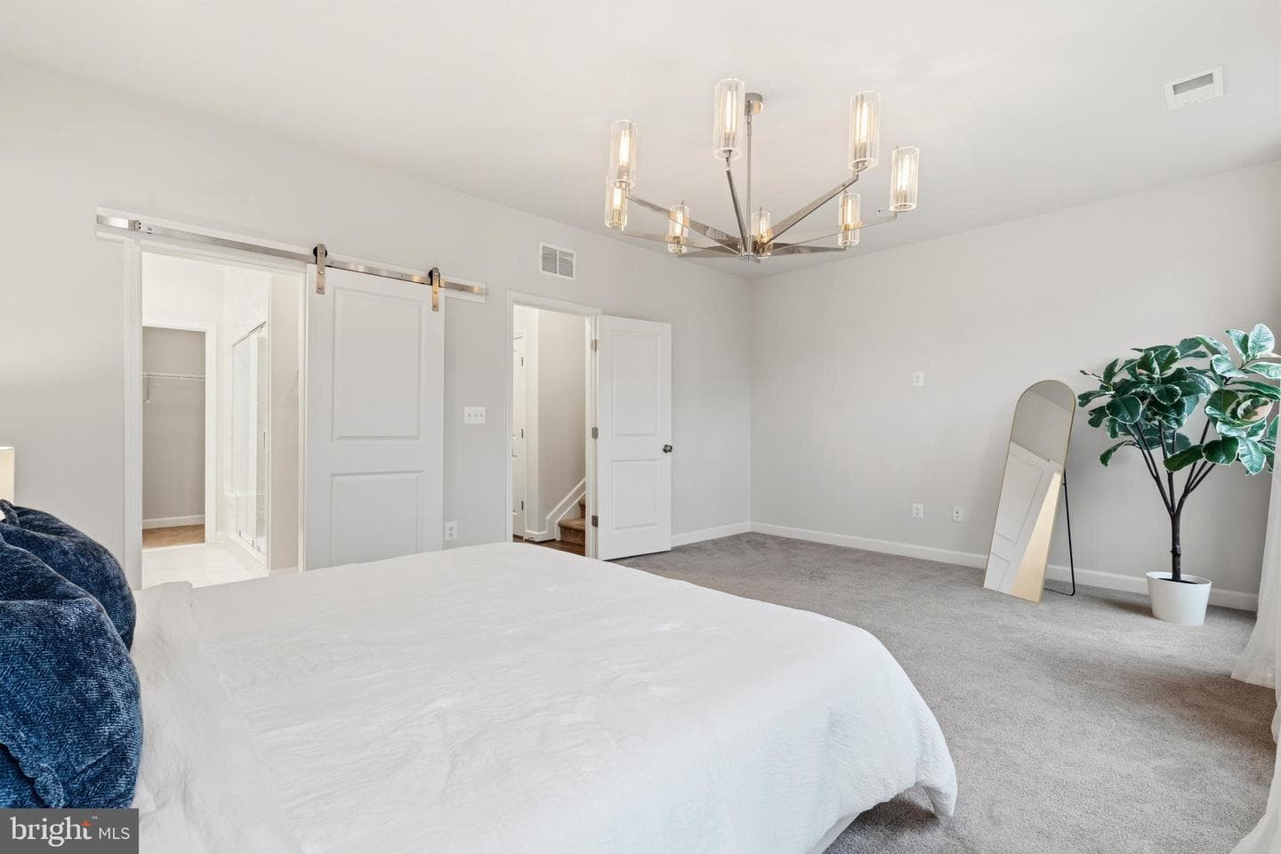617 Leigh Way photo 35