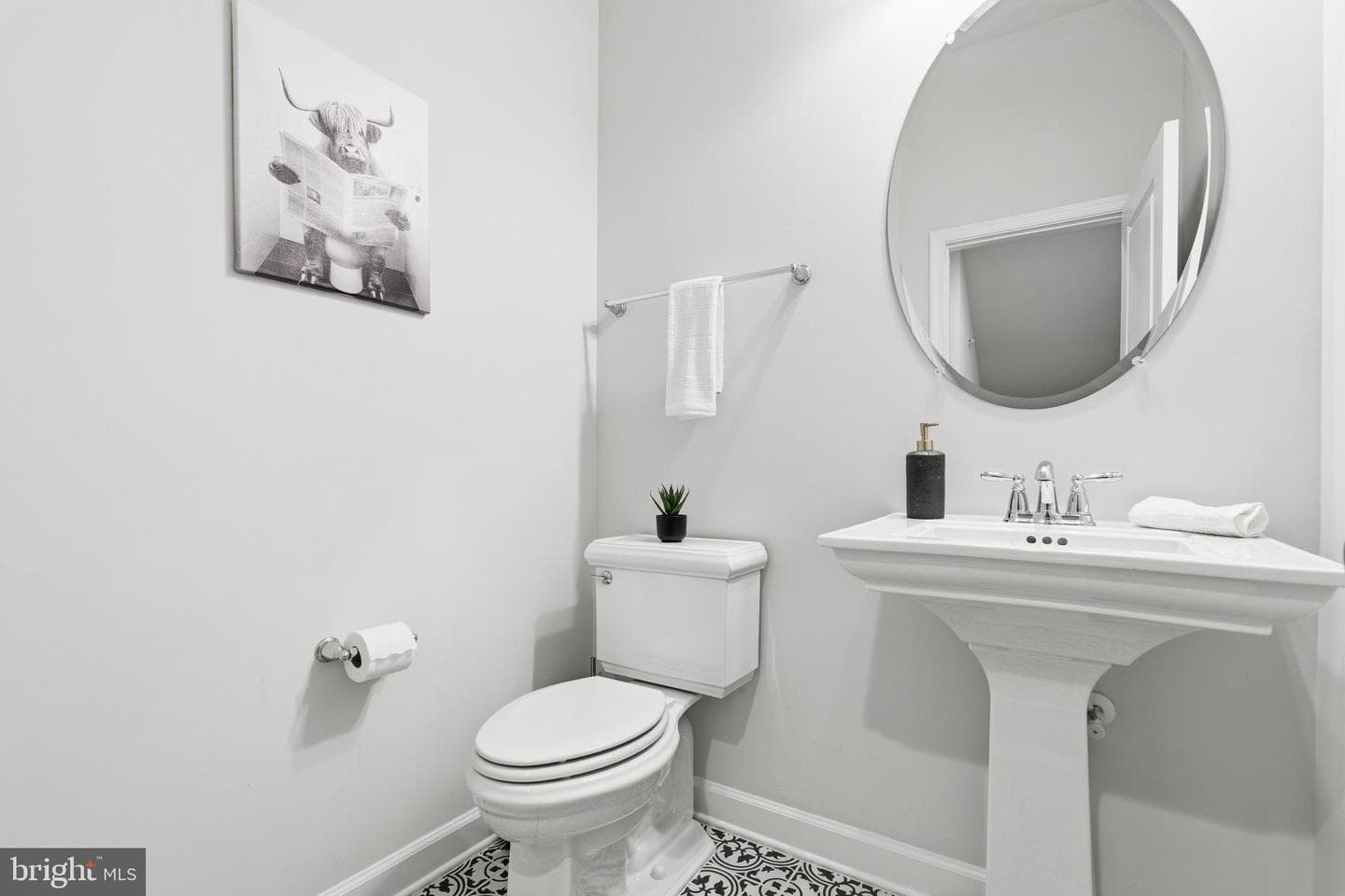 617 Leigh Way photo 8