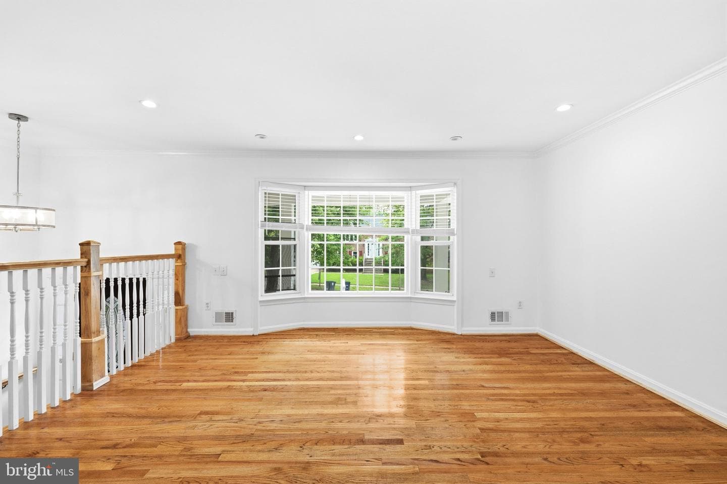10800 Knoll Court photo 4