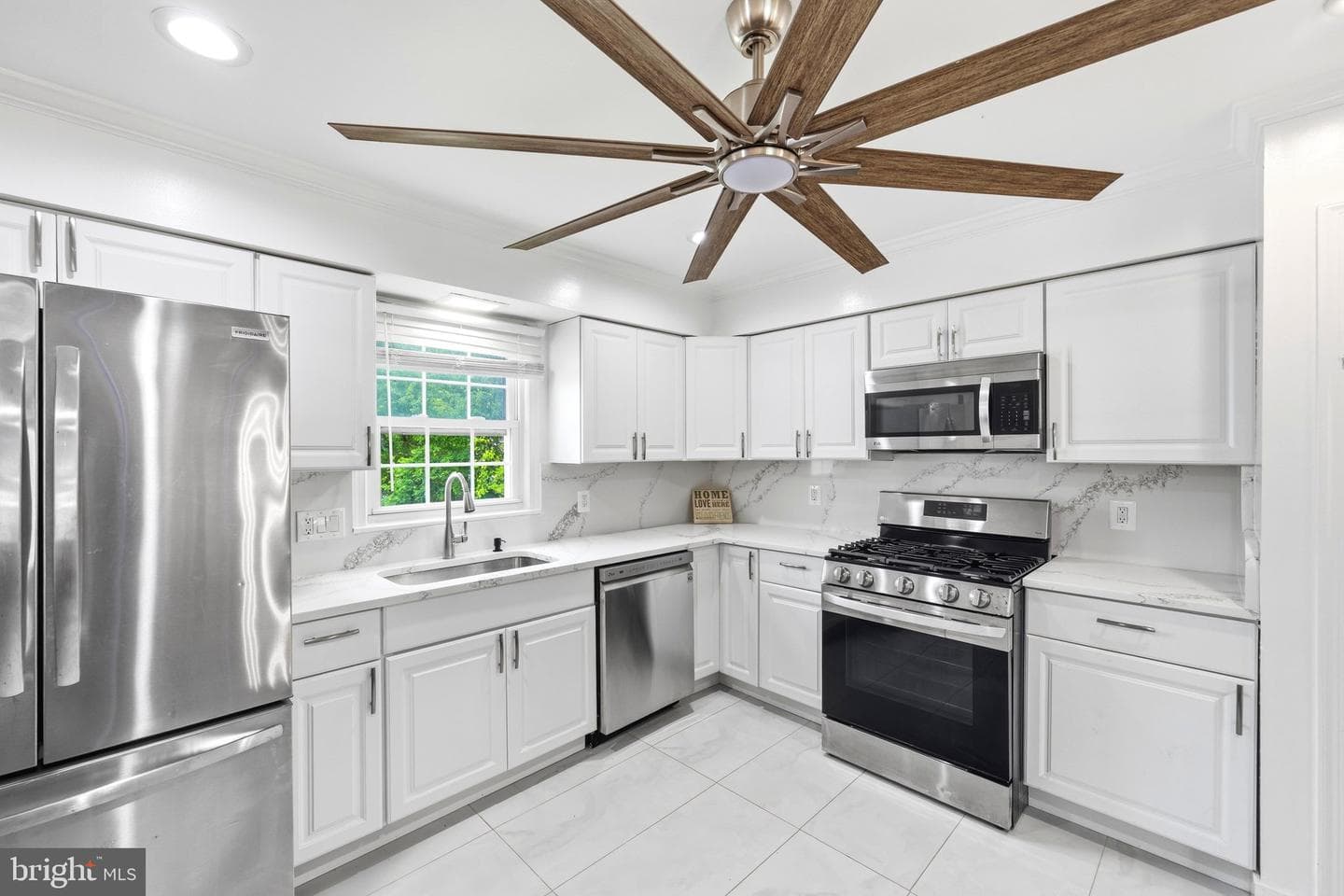 10800 Knoll Court photo 9