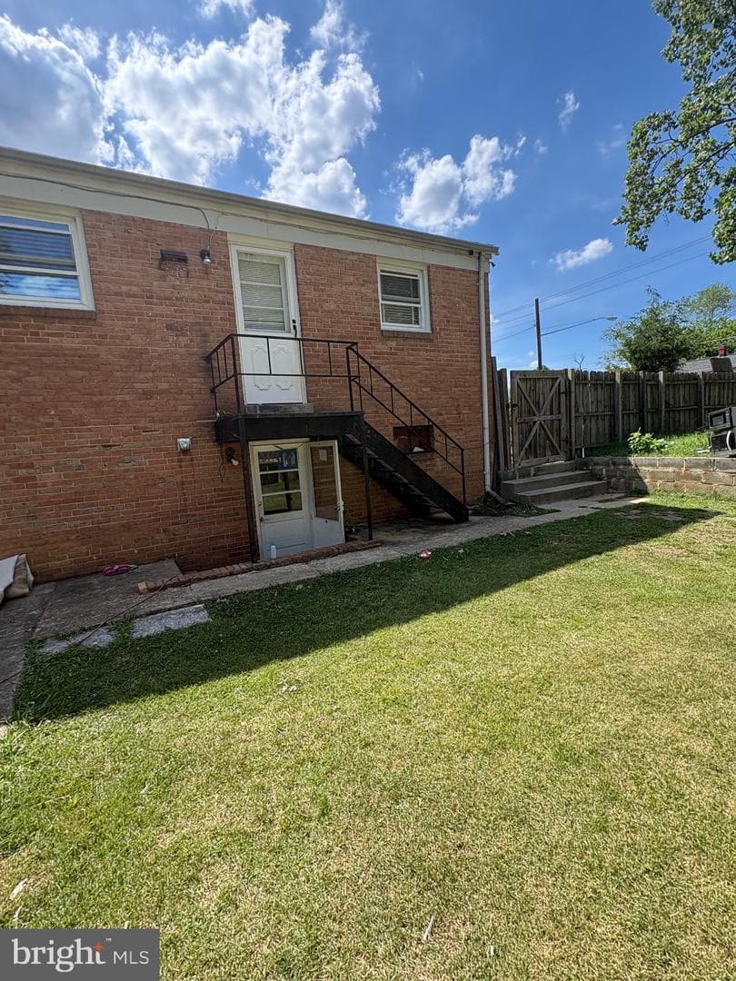 5900 John Adams Drive photo 3