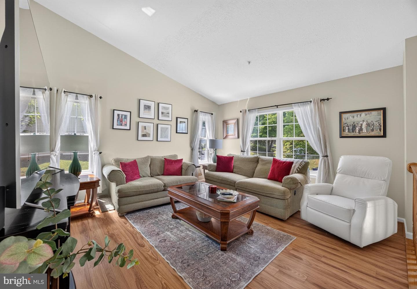 7606 Bentree Road photo 4