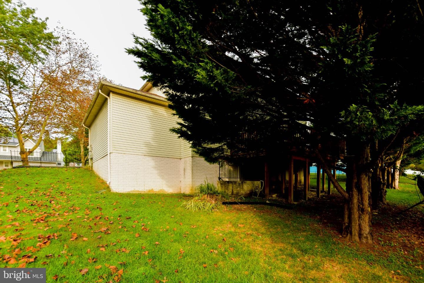 1111 Kings Heather Drive photo 12