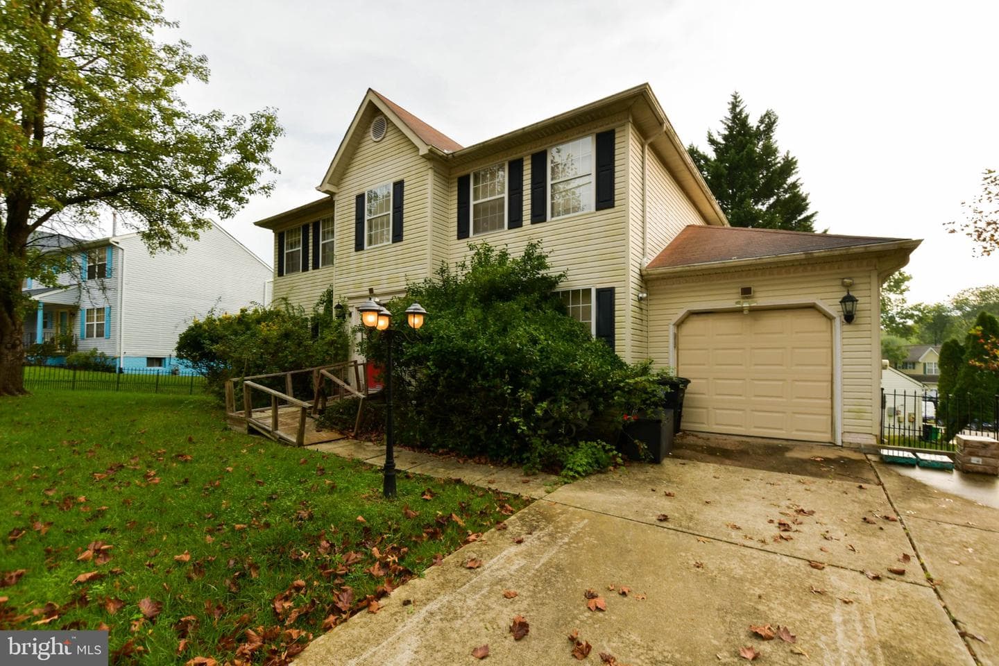1111 Kings Heather Drive photo 6