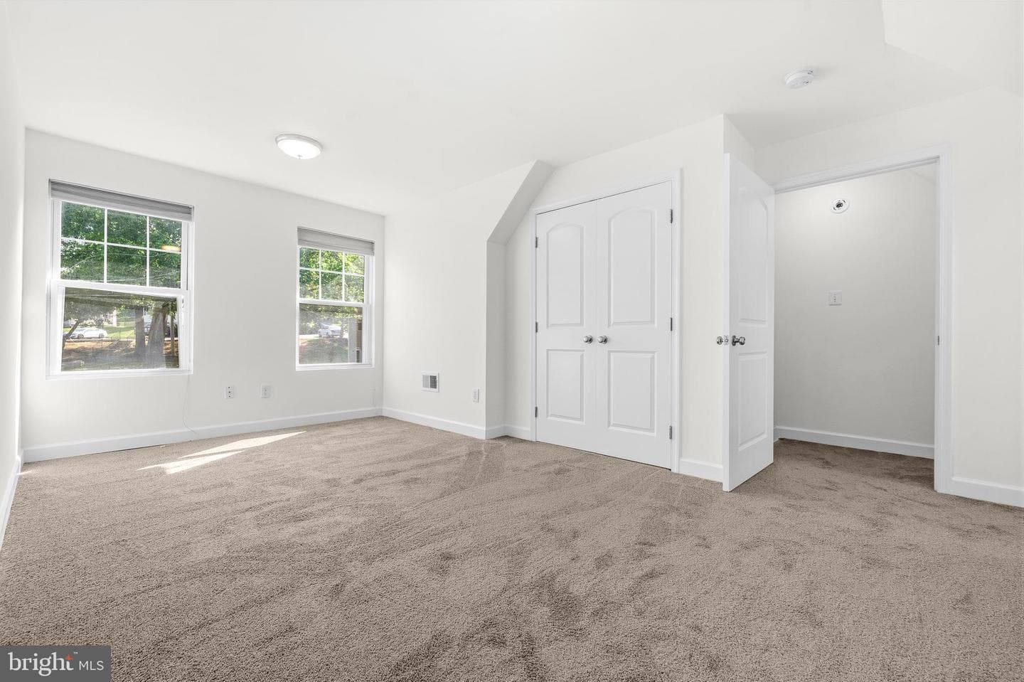 6944 Hawthorne Street photo 20