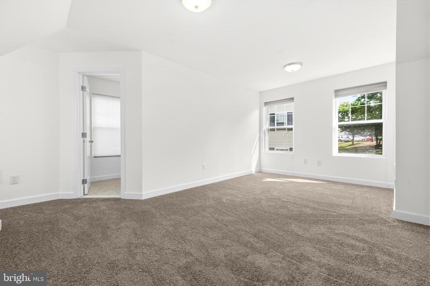 6944 Hawthorne Street photo 22