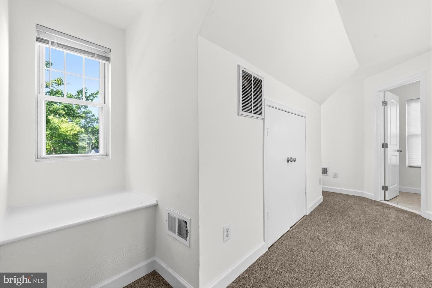 6944 Hawthorne Street photo 24