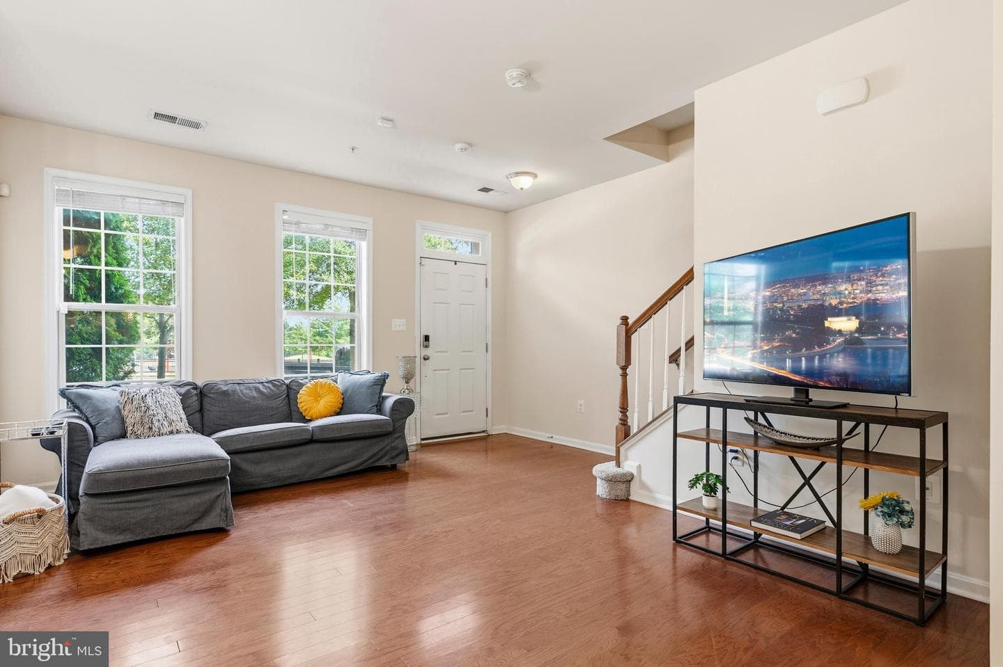 2643 Campus Way N photo 6