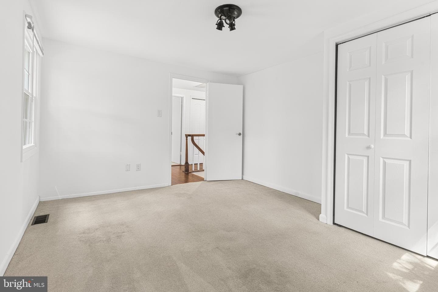 9005 Eastbourne Lane photo 21