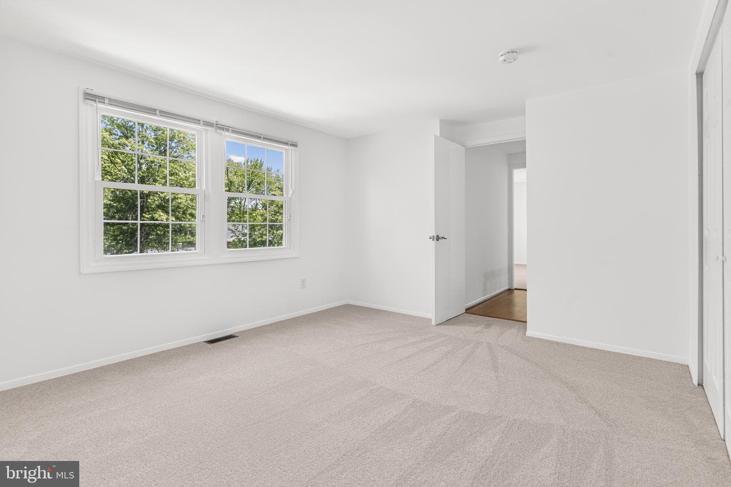 9005 Eastbourne Lane photo 28