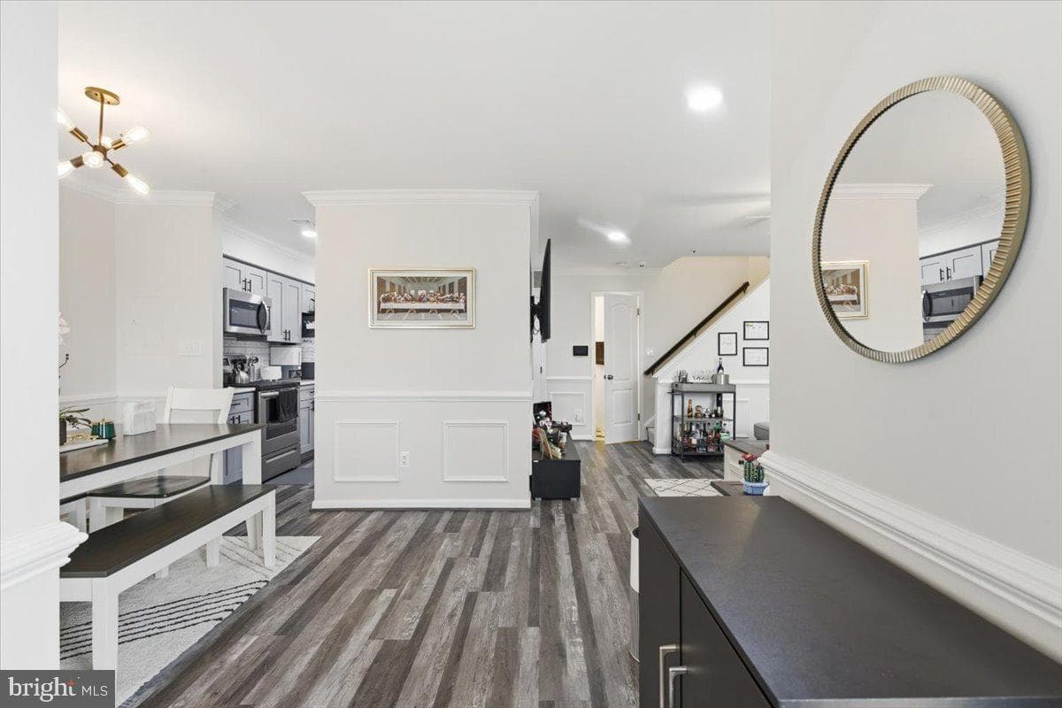 1008 Spring Valley Court photo 5