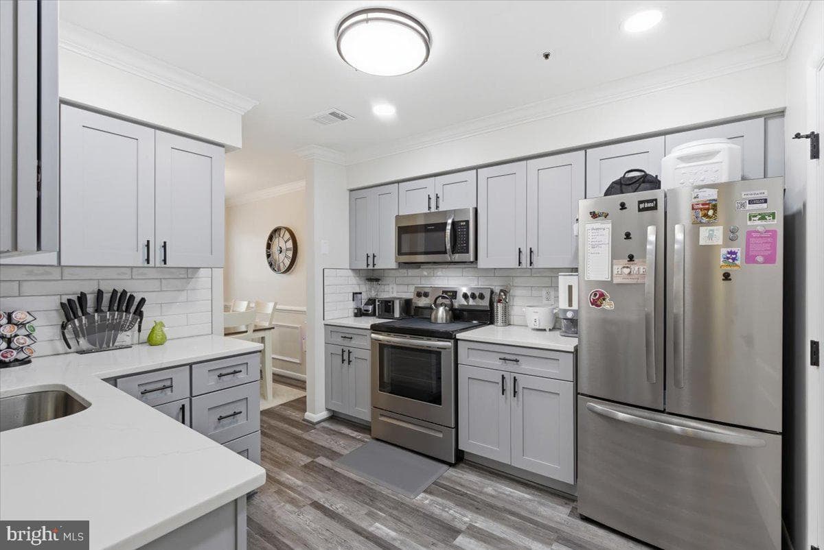 1008 Spring Valley Court photo 8