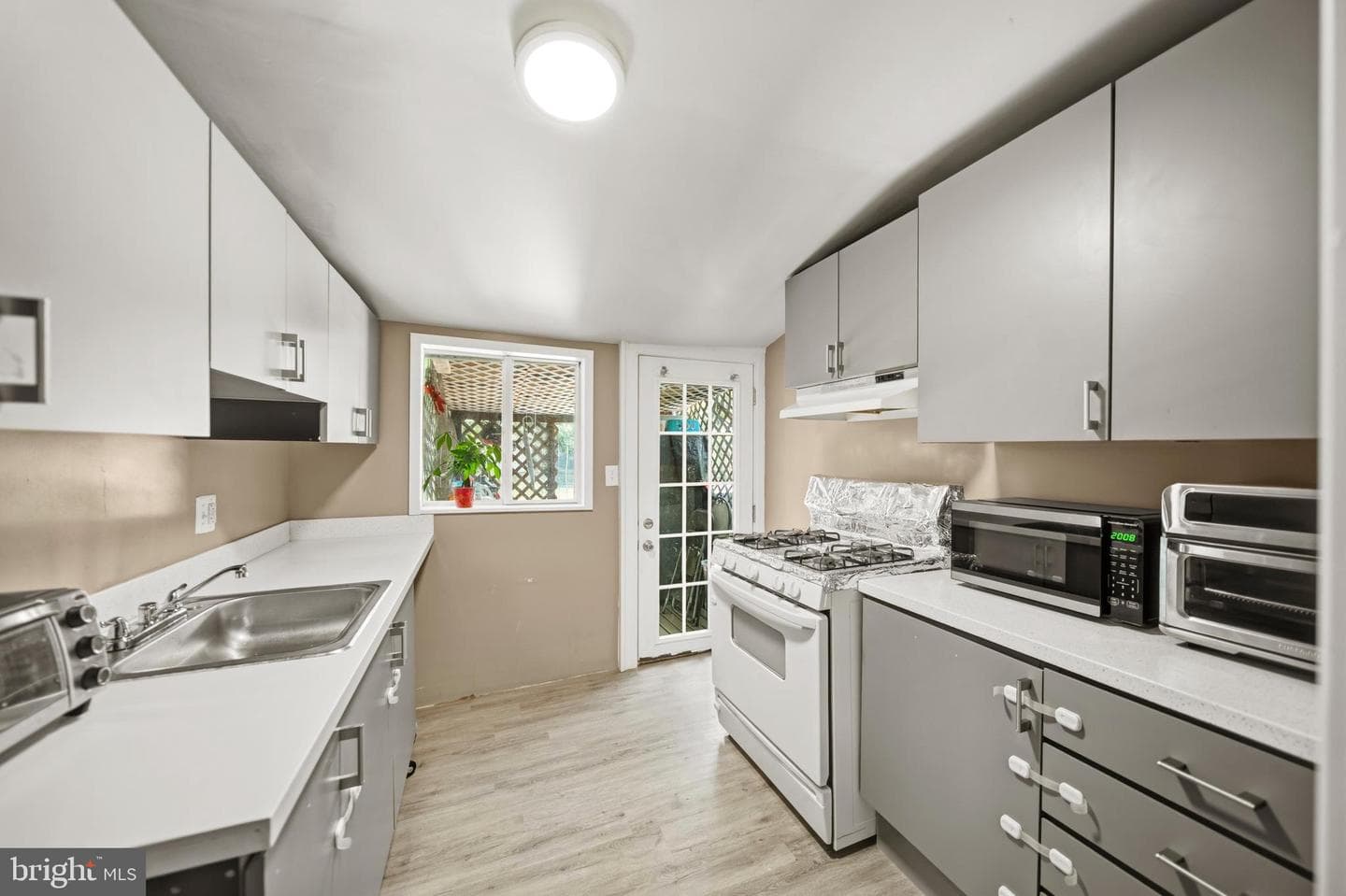 5113 Crittenden Street photo 11