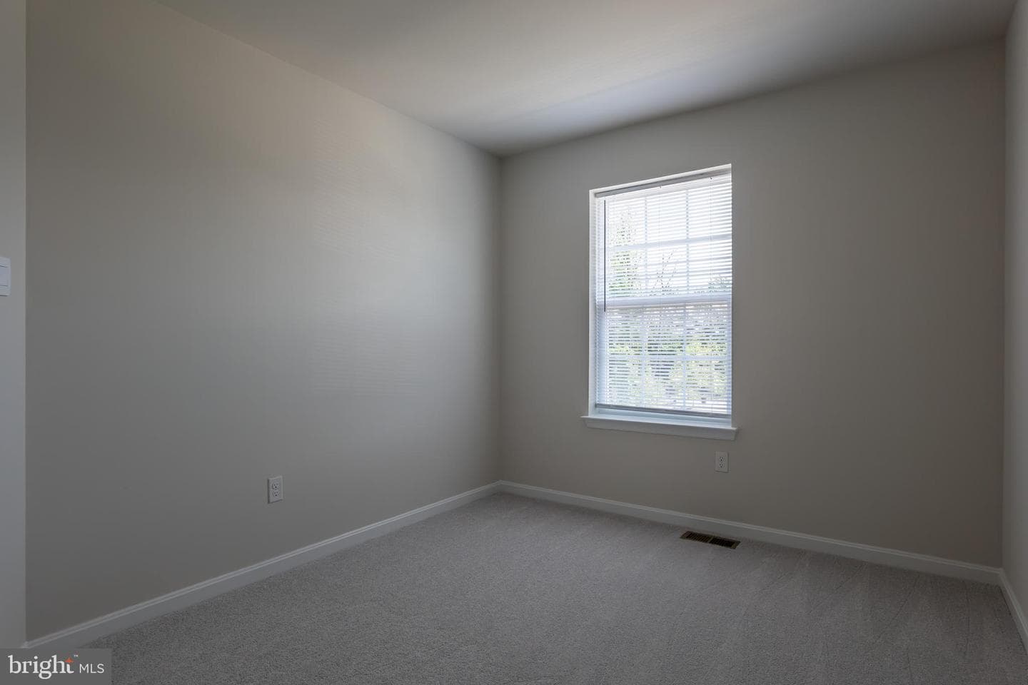 8750 Mimosa Avenue photo 16