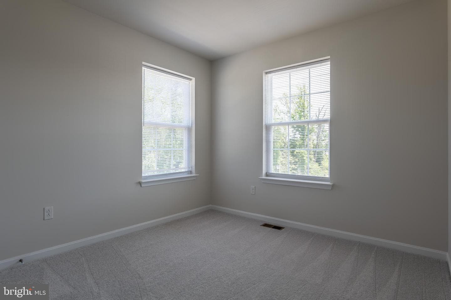 8750 Mimosa Avenue photo 19