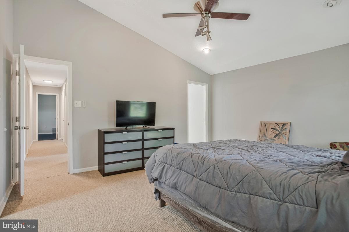 1405 Meadowlake Ct photo 3