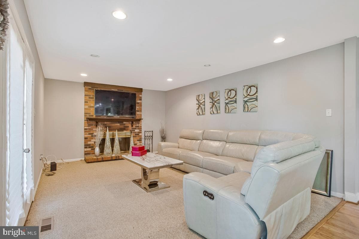 1405 Meadowlake Ct photo 6