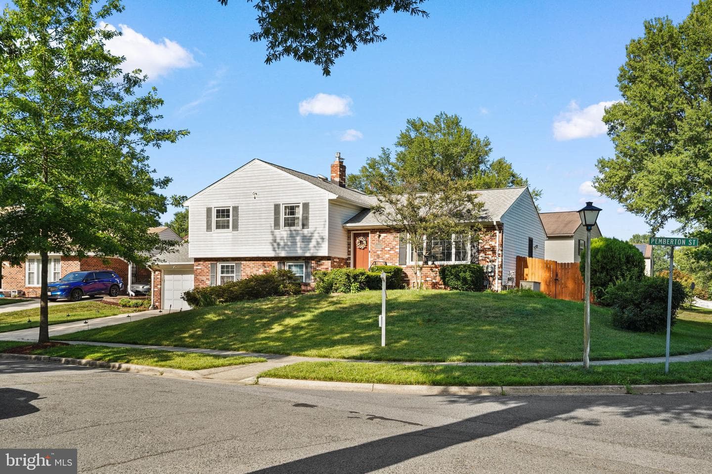320 Pemberton Street photo 4