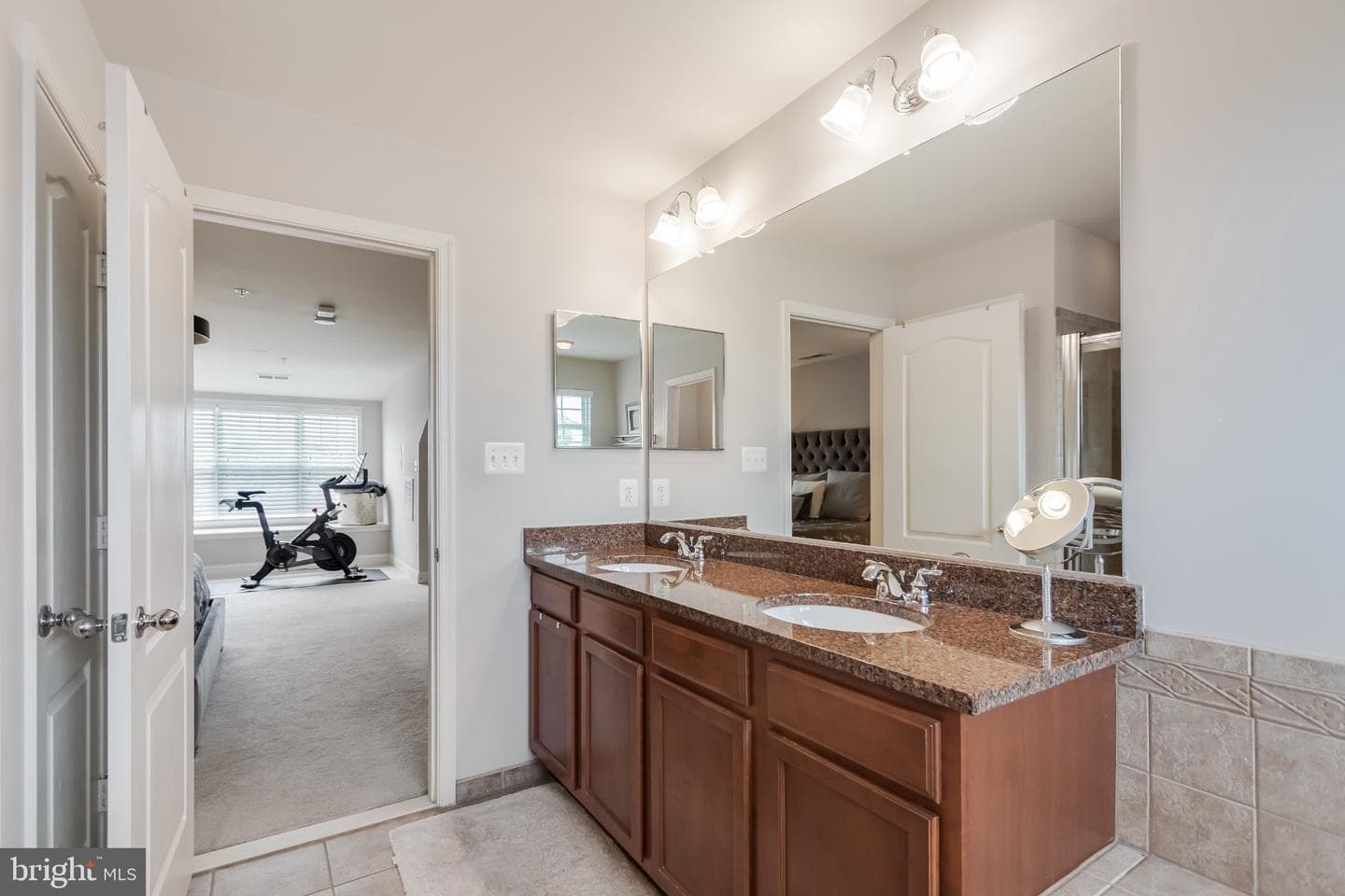 436 Esmond Place photo 33