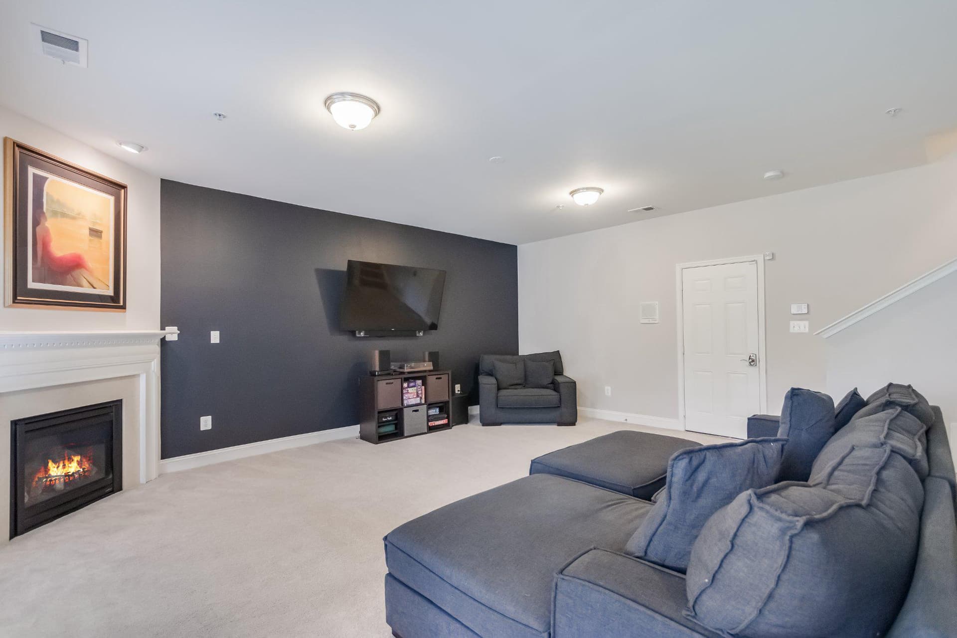 436 Esmond Place photo 39