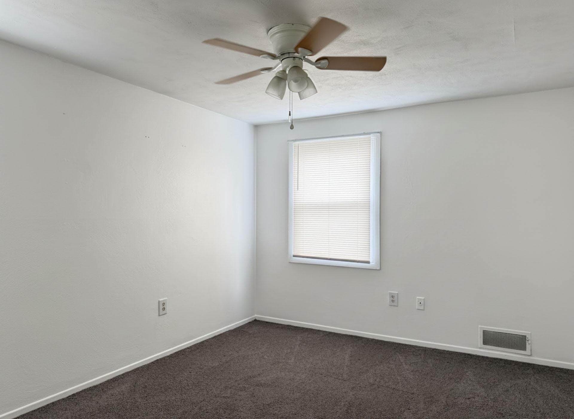 12412 Stonehaven Lane photo 15