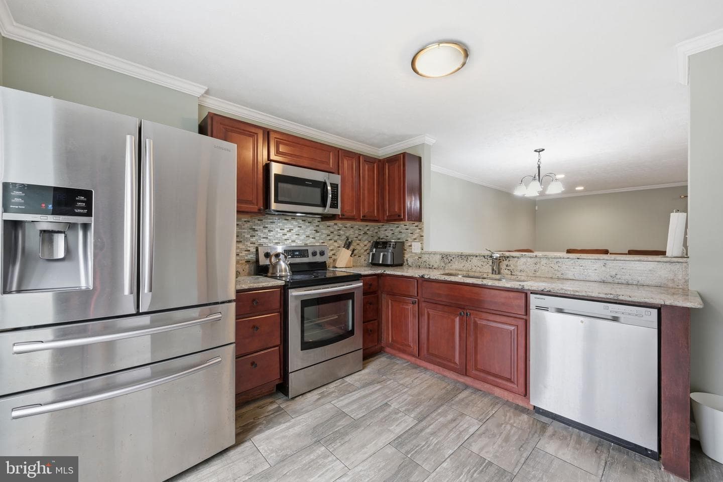 14531 London Lane photo 4