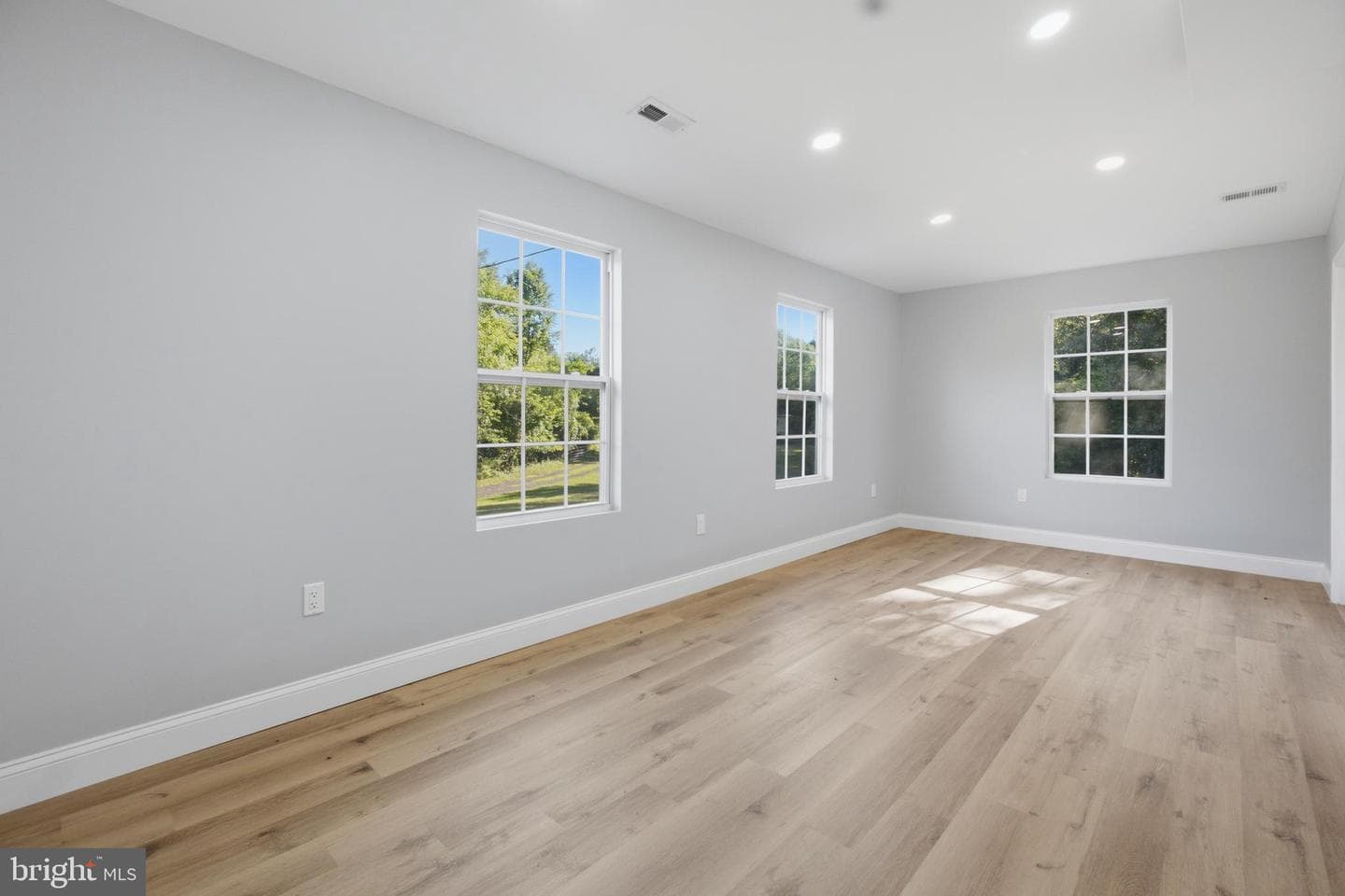 15000 Mount Calvert Road photo 12