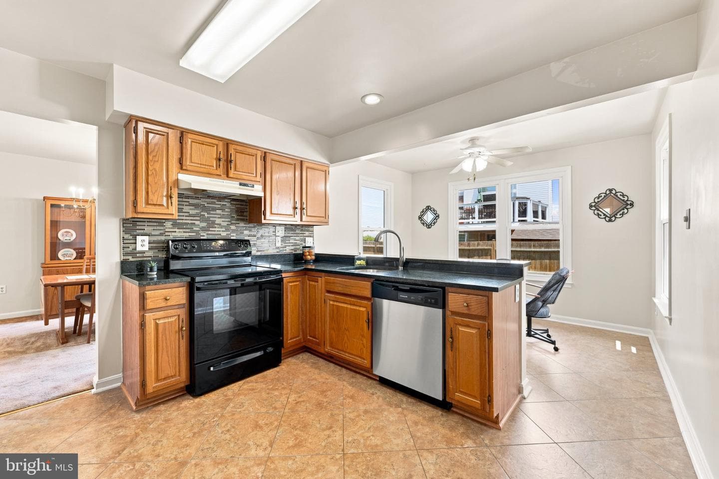 7606 Lexington Avenue photo 15