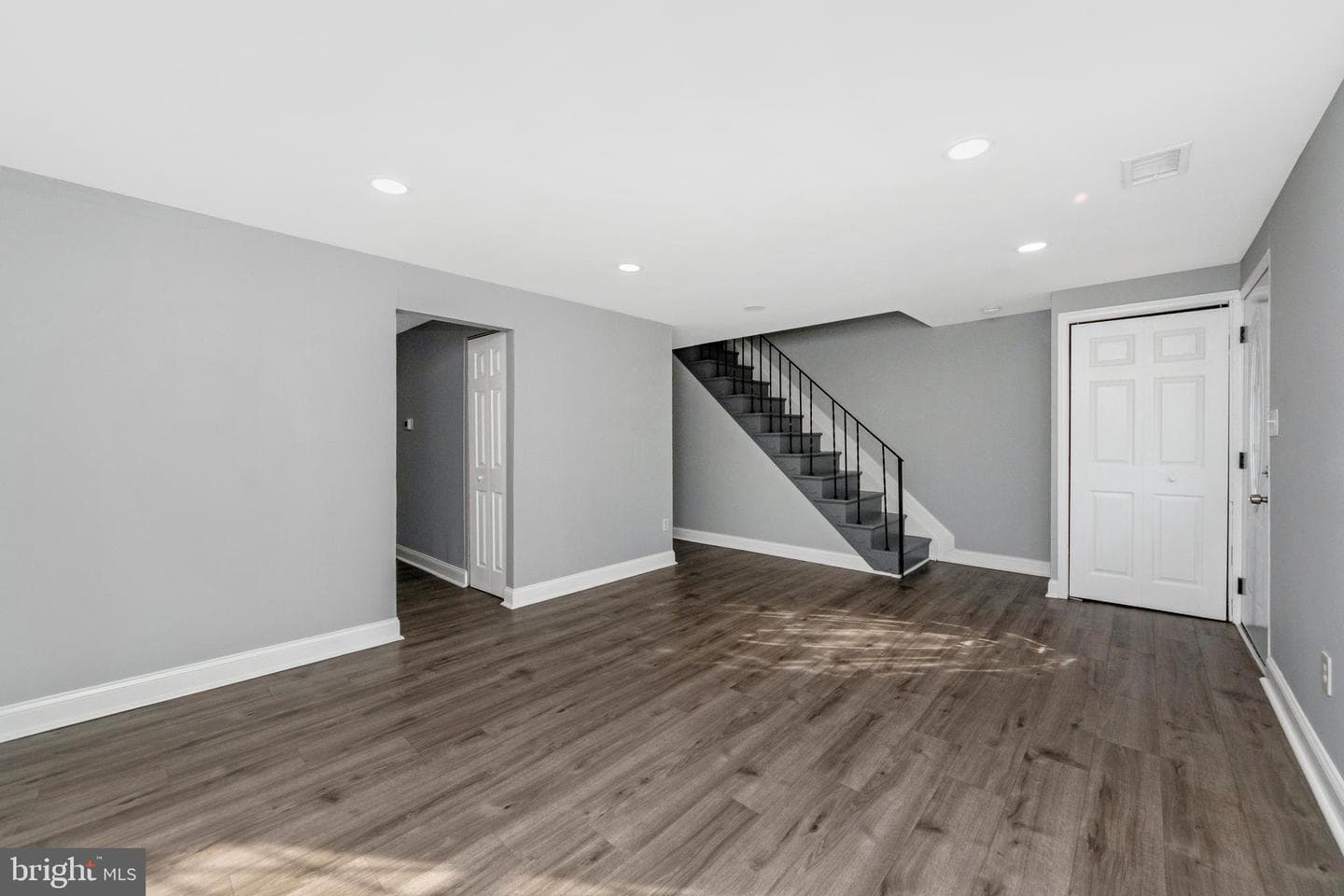 7702 Burnside Road photo 10