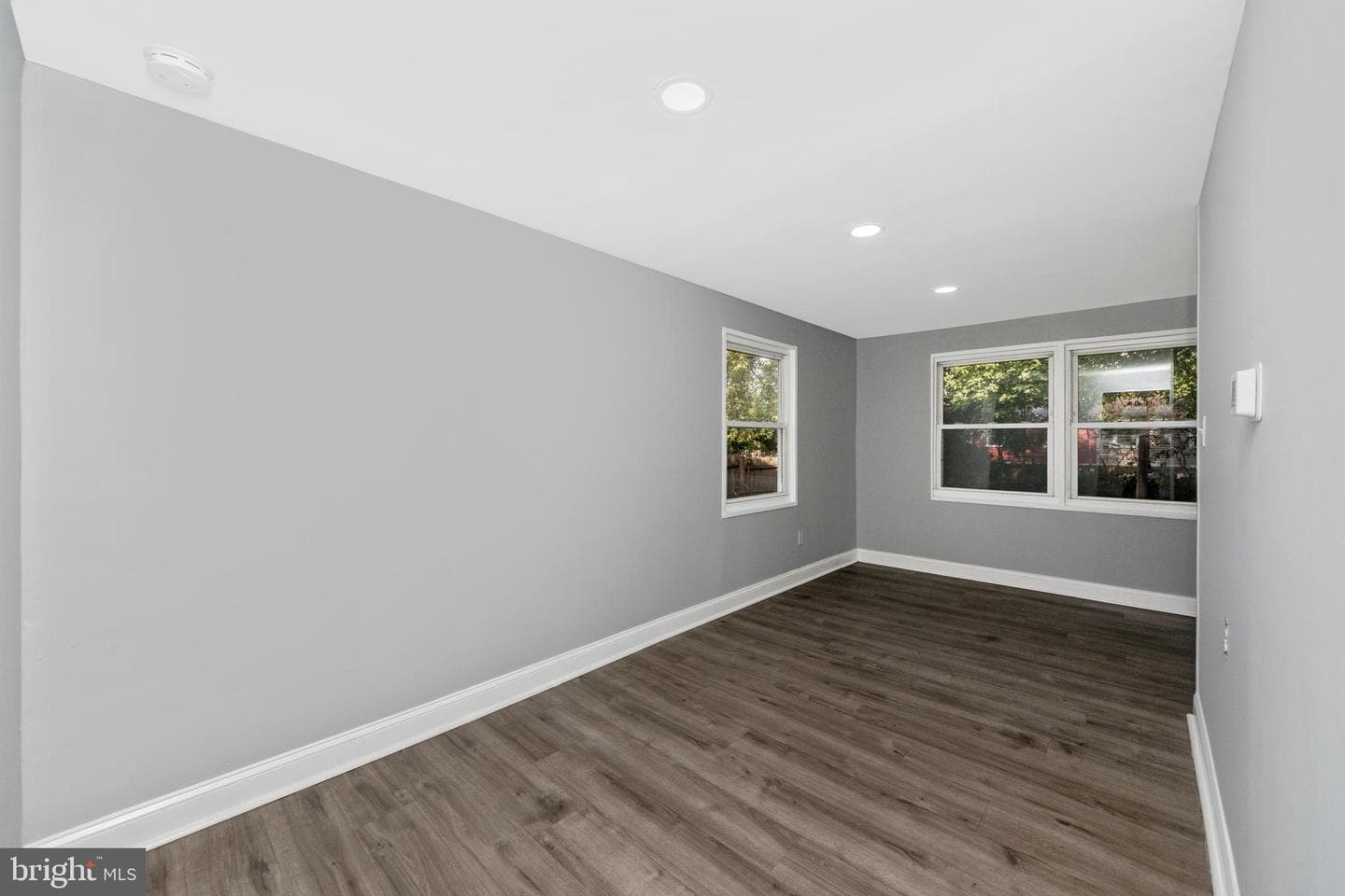 7702 Burnside Road photo 11