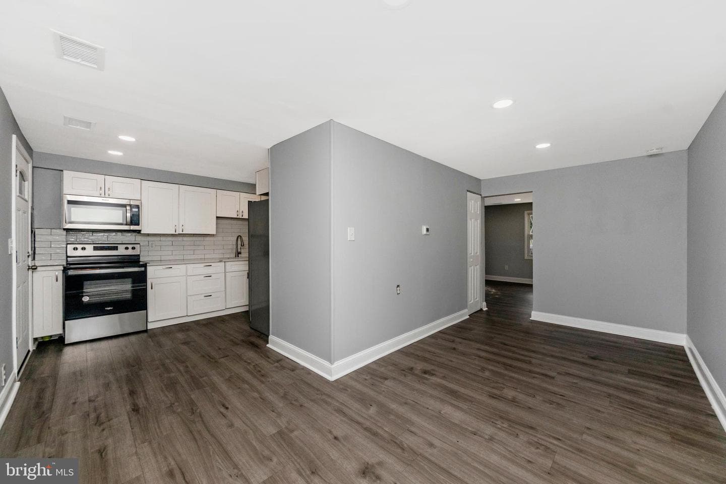 7702 Burnside Road photo 13