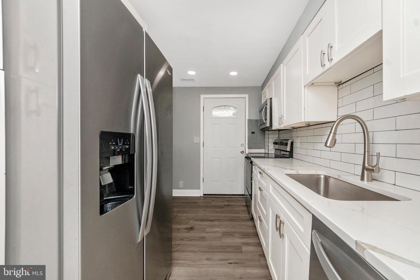 7702 Burnside Road photo 18